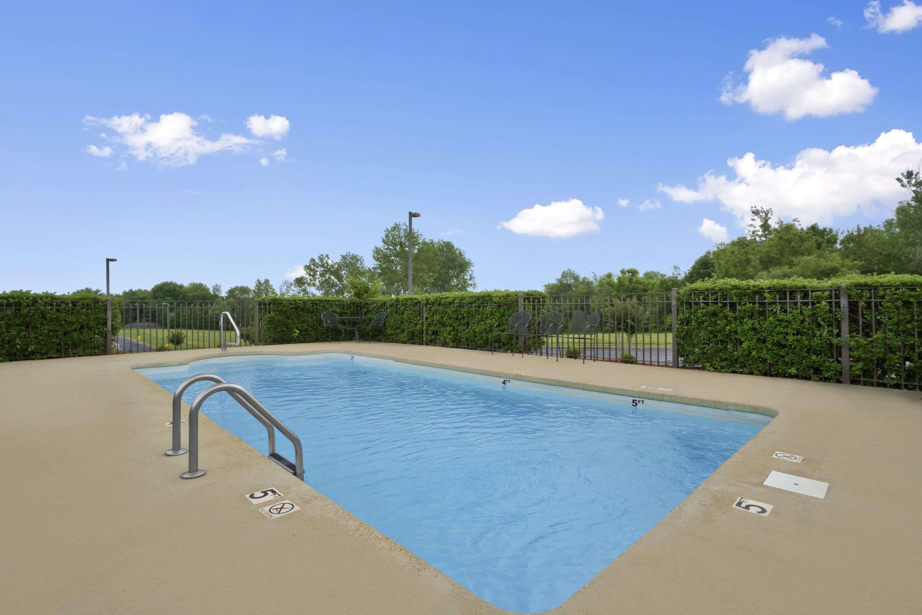 Motel Super 8 By Wyndham-Tupelo Airport Exteriér fotografie